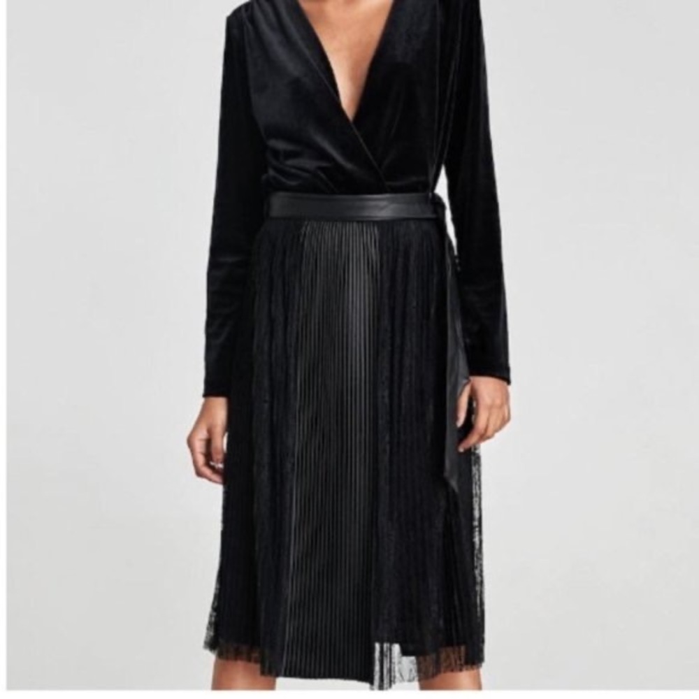 COPY - Pleated Faux leather and Lace combined midi skirt - small